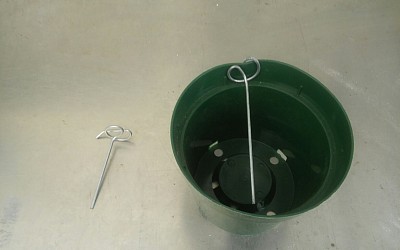 Plastic pot clip